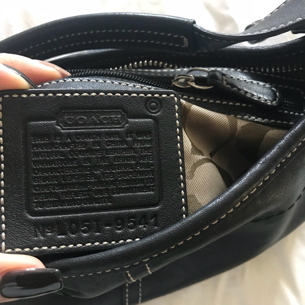 Authentic Coach shoulder bag - Picture 2 of 4